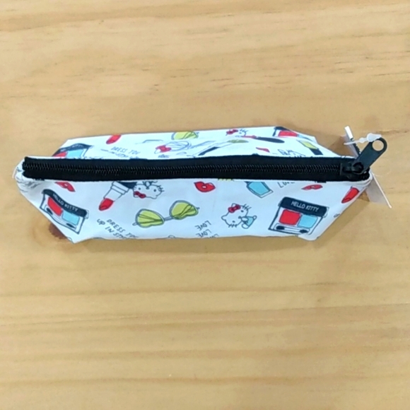 New Sanrio Hello Kitty Trapezoid Cosmetic Bag Travel Pouch Pencil Case - Picture 4 of 9